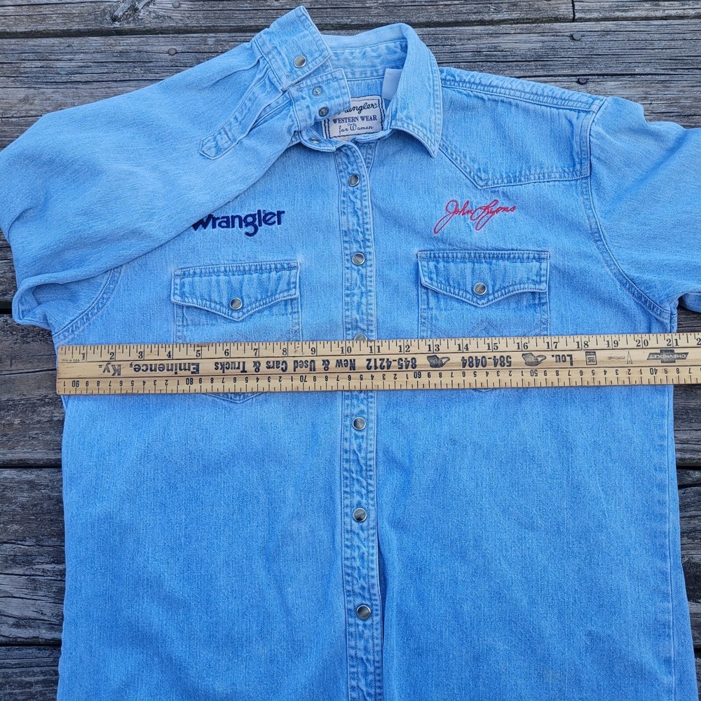 VTG Wrangler Western Wear For Women Denim Pearl Snap Embroidered Long SleeveRead - Picture 5 of 9